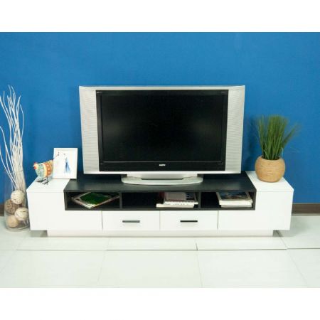 Hay tres compartimentos de roble negro de 36 x 40 x 18,5 cm sobre el cajón. El compartimento central tiene un diseño de arco semicircular.